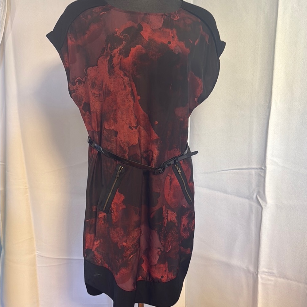 Mossimo Red & Black Raglan Sleeve Mini Dress Med, zippered pockets & belt.